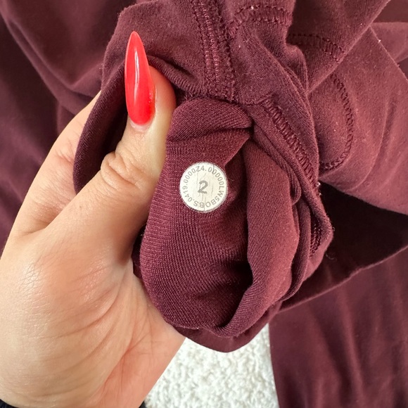 Lululemon 31” align leggings - Picture 3 of 3